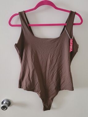 Pumiey Brown Scoop Neck Bodysuit